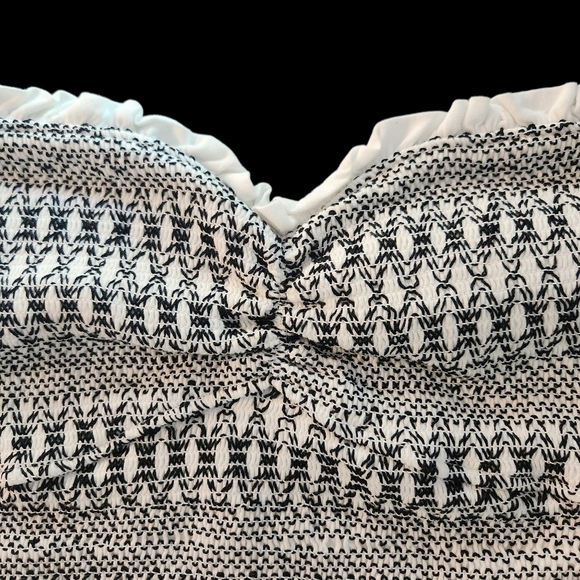 EUC ANTHROPOLOGIE SMOCKED SWEETHEART TUBE TOP BLACK/WHITE SZ L - Picture 3 of 15